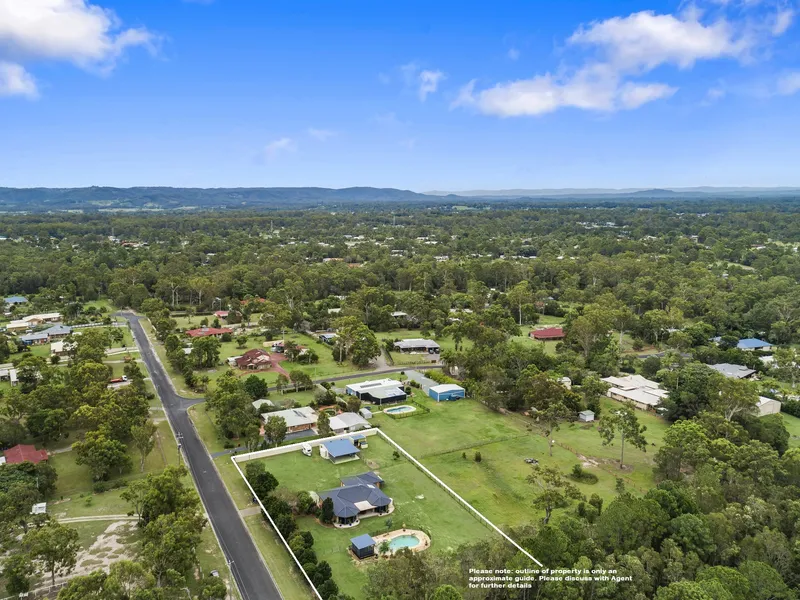 ACREAGE PROPERTY – ROOM FOR ALL YOUR TOYS!
