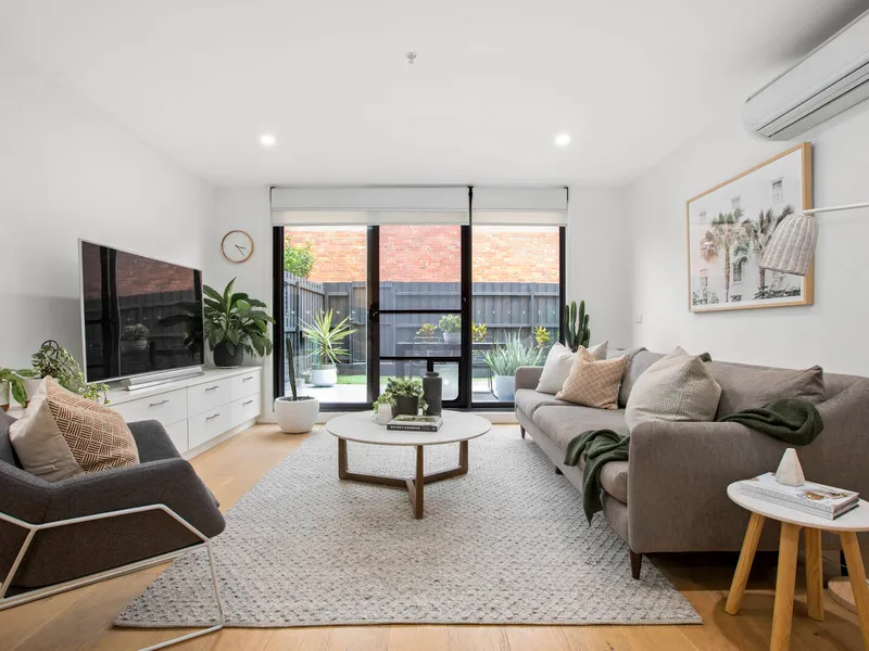 Super Stylish Courtyard Apartment