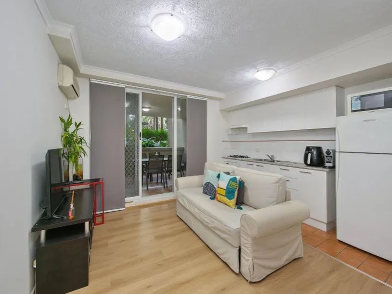 Inner city furnished unit