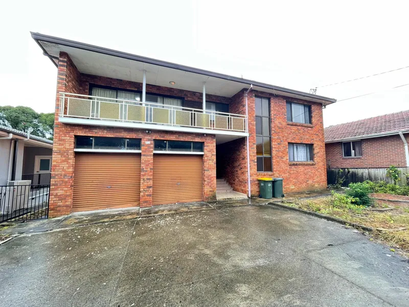 Massive 5 Bedroom House in CABRAMATTA