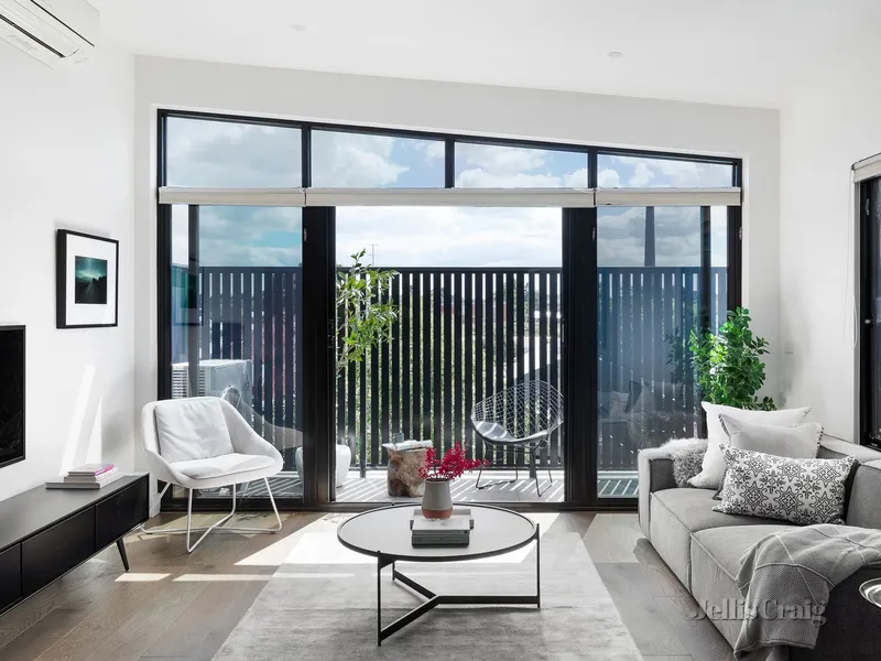 Style, Seclusion & Sun-filled Space