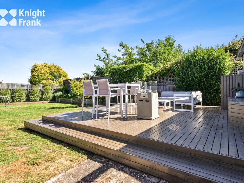 The Mayne Attraction!