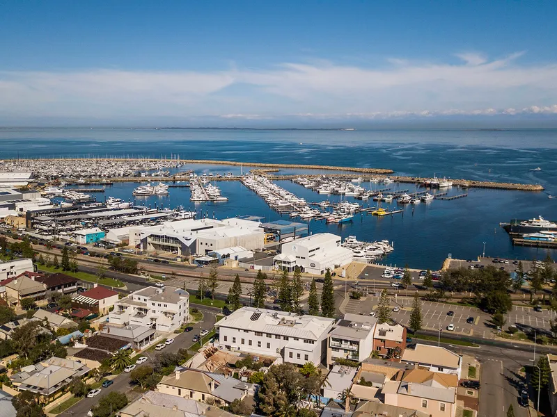 Beautifully presented & spacious apartment!