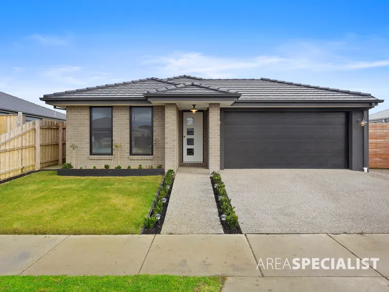 listedAS - Coastal Living in Quiet Culdesac