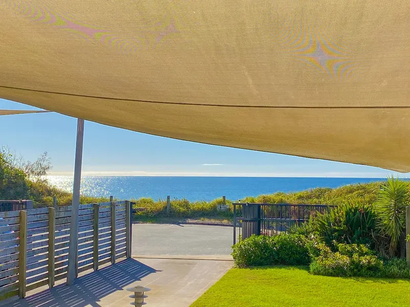 PRESTIGE 3 BEDROOM - GROUND FLOOR - WATERFRONT