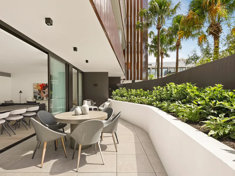 Luxury Garden Residence in Brand New Marmont