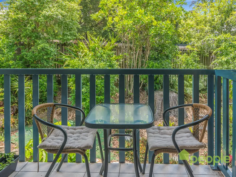 Secluded Top Floor Lifestyle Unit in Prime Location