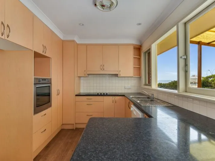 DUAL RESIDENCE WITH 4 BEDROOMS  AVAILABLE NOW!