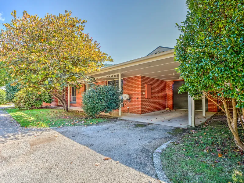 Central & Modern Townhouse