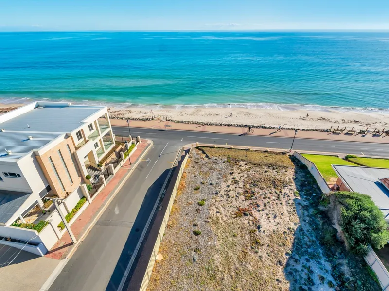 ABSOLUTELY FABULOUS  -  Views…Location….Potential