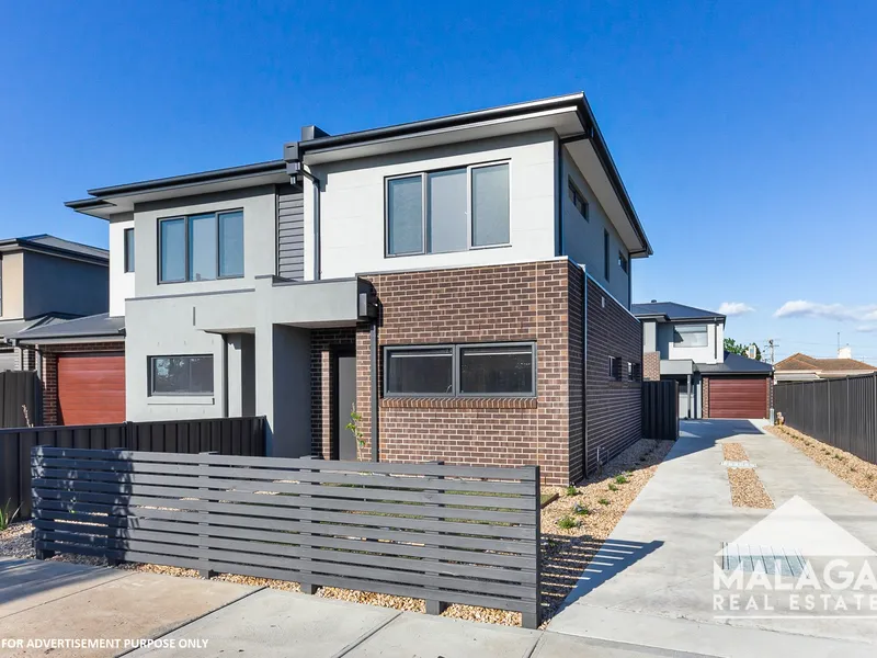 Luxury, Location And Brand New!