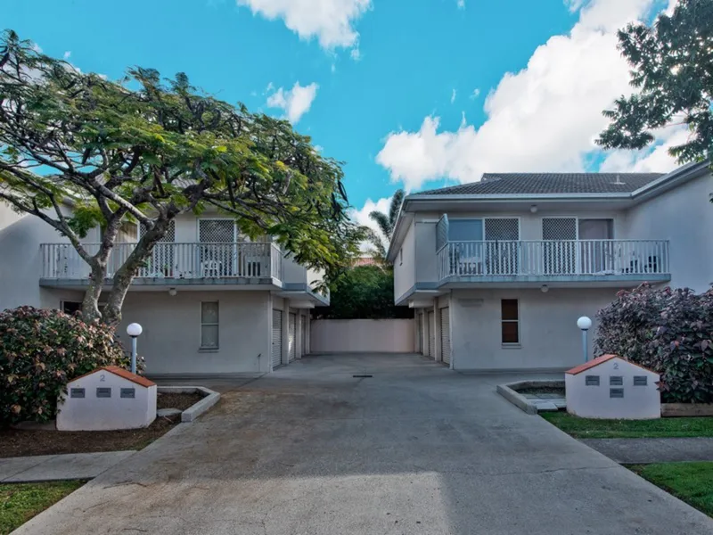 SECURE GROUND FLOOR UNIT WITH AIR-CONDITIONING!