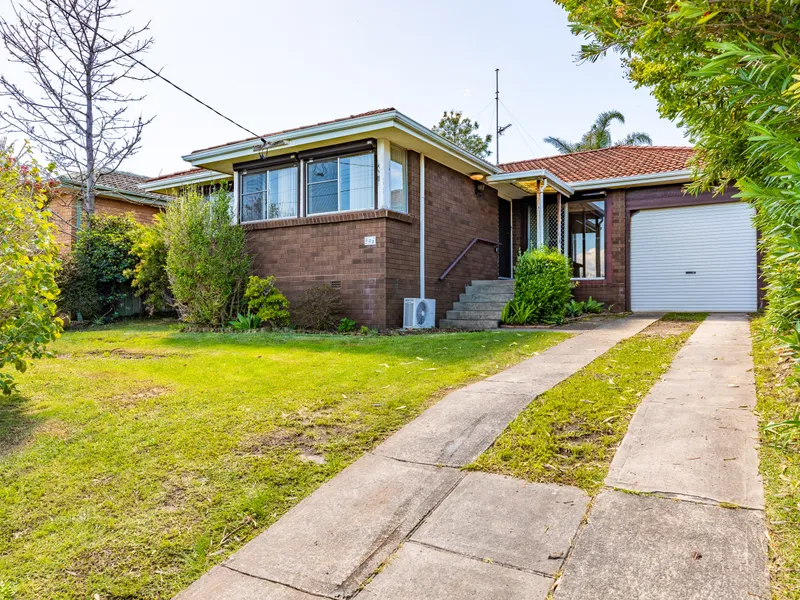 Three bedroom home with water views!