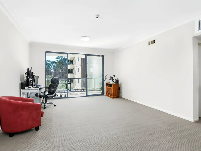 A modern retreat in Central Park Gardens