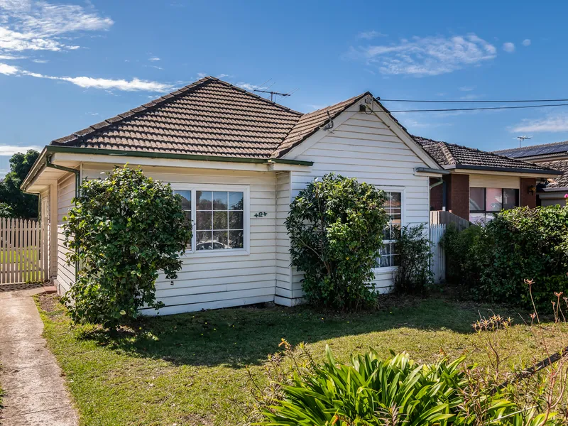 Two bedroom home in sought after Pascoe Vale