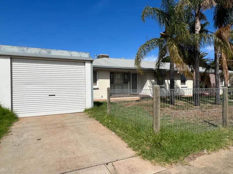 Pet Friendly with Huge Shed!