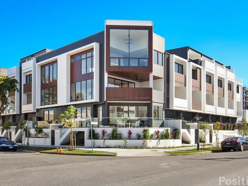 Stunning Townhouse in the Heart of West End