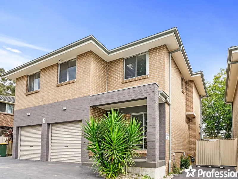 Spacious Townhouse in a Great and Convenient Location