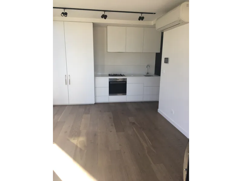 Location! Stylish! 2 Beds Apartment for Rent Melbourne CBD