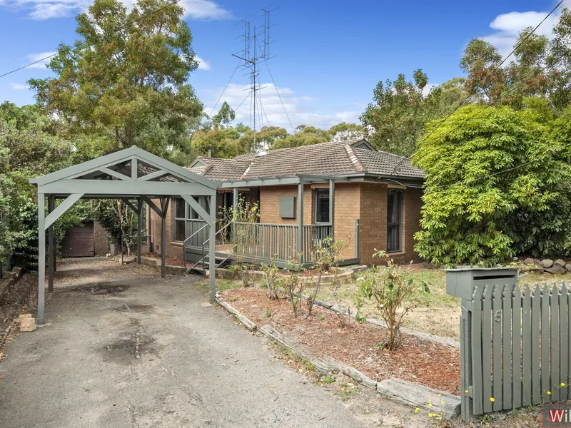 LOVELY THREE BEDROOM HOME IN MOUNT CLEAR