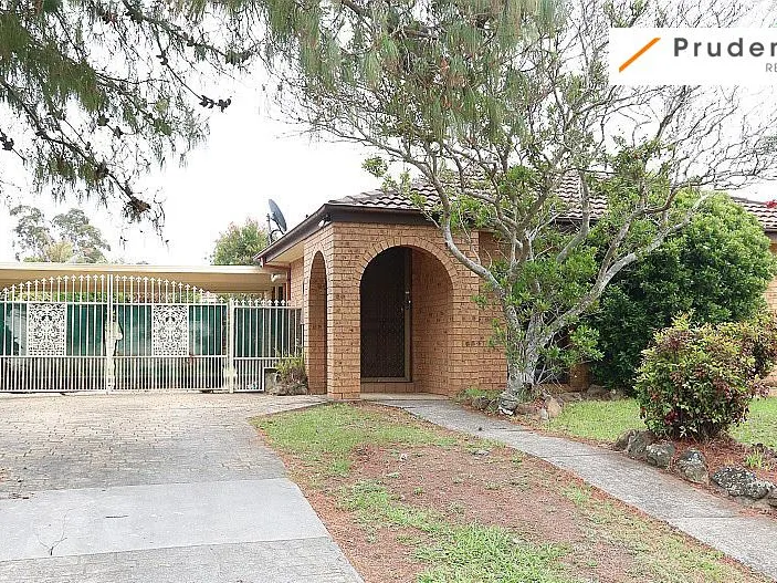 A REAL BACKYARD / LOW MAINTENANCE FLOORS/ CLOSE TO EVERYTHING