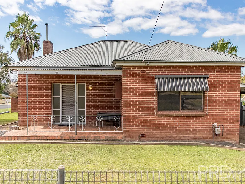 Brick Beauty, Corner Allotment! 