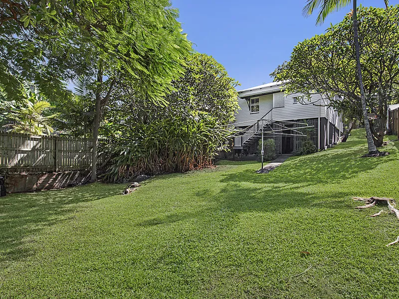 Original Queenslander on 544sqm