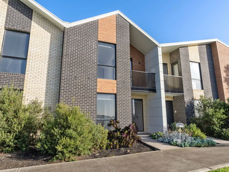 Spacious and Stylish Townhouse