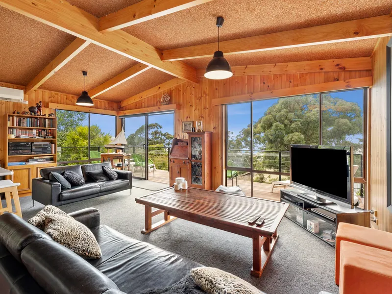 POSITION PERFECT IN ONE OF LORNE'S MOST DESIRED STREETS!