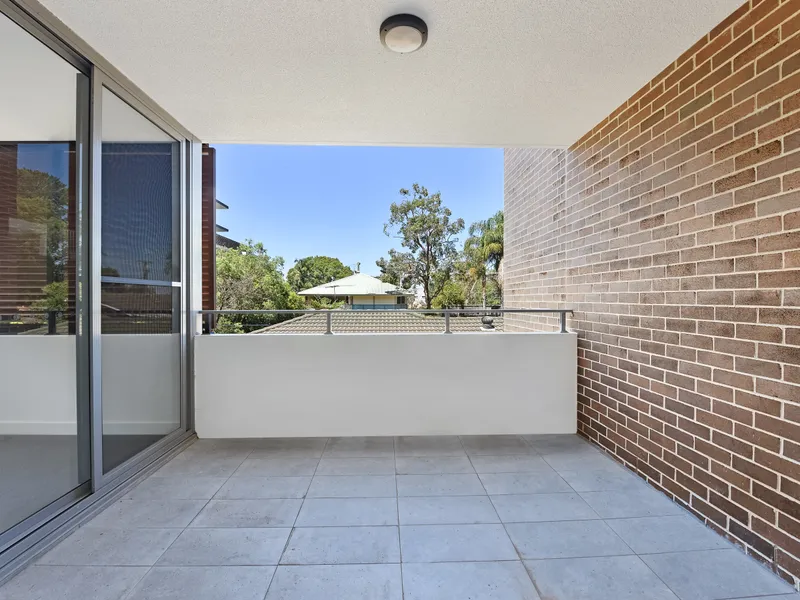 Near New Two Bedroom Apartment 