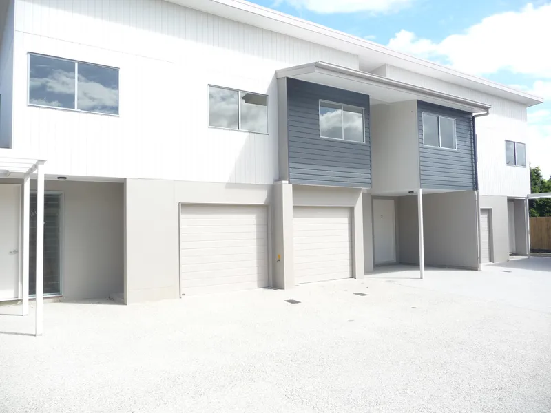 STUDENT ACCOMMODATION CLOSE TO QUT WITH AIR CON!