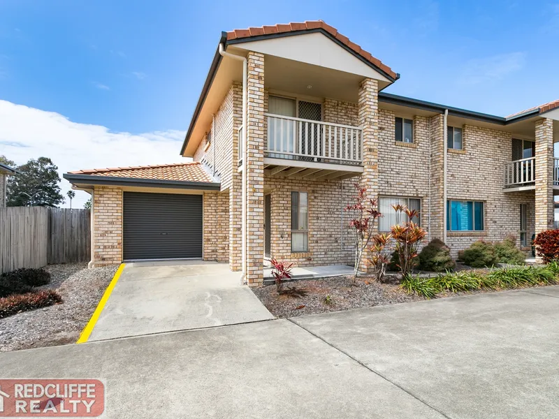 Spacious Townhouse Close to Water!!
