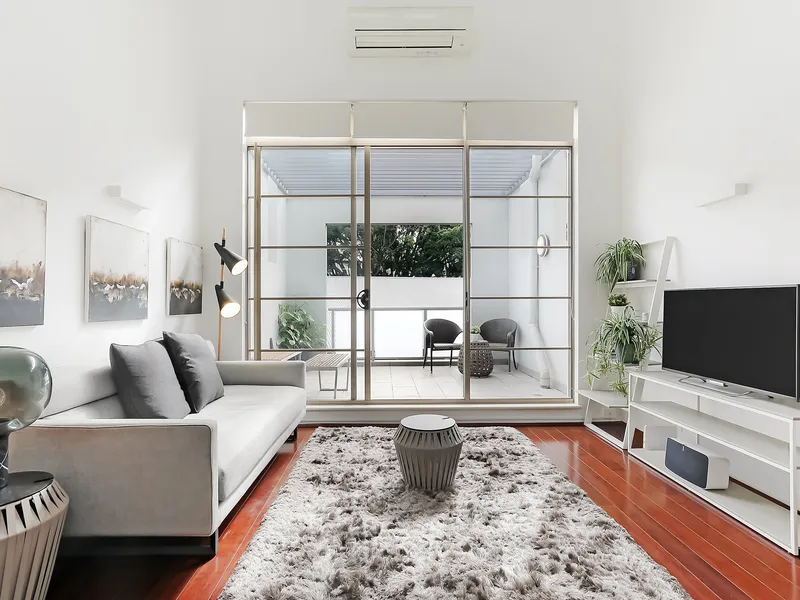 Fully Furnished Executive Loft Residence