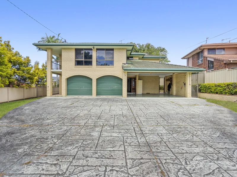 LIFETIME DUAL LIVING OPPORTUNITY WITH ALERT TO DEVELOPERS, INVESTORS, RENOVATORS OR BIG FAMILY