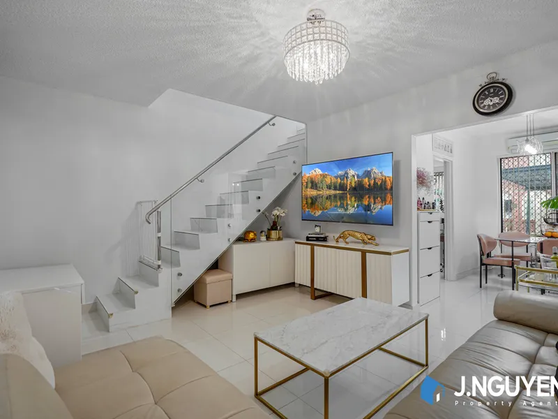 Luxurious Full Brick Townhouse