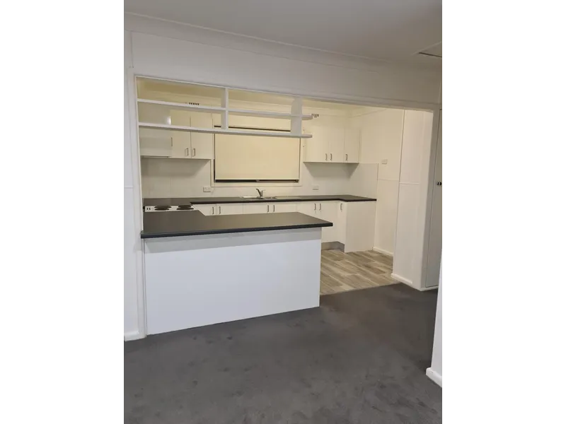 ONE BEDROOM UNIT CLOSE TO MANNING RIVER