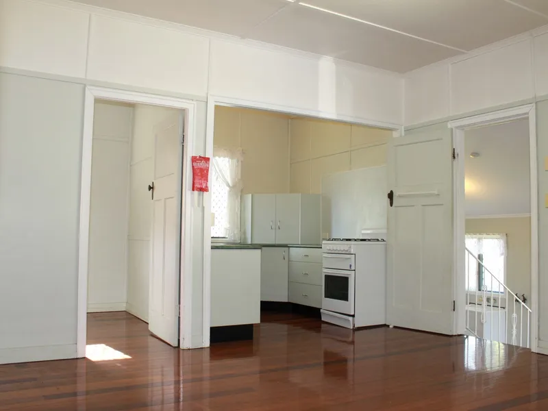 PLEASE APPLY TO VIEW-3 BEDROOM CHARMING COTTAGE-EASTERN HEIGHTS