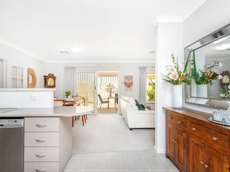 Beautifully Presented Villa with Additional Features