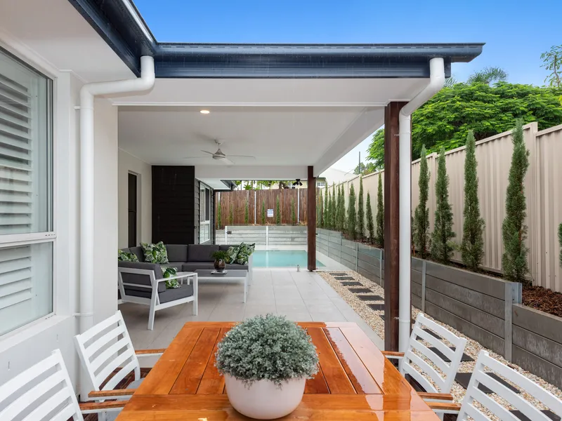 As-new luxury family home on 607m2