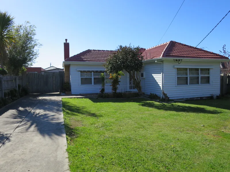 NEWLY RENOVATED LIVING IN GREAT LOCATION