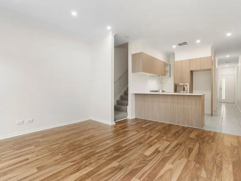 Three Bedroom Townhouse In An Ideal Location