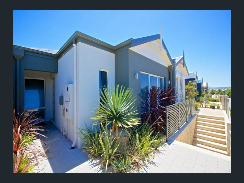 GREAT LOCATION AND EASY CARE !
