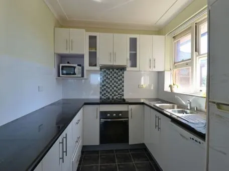 TWO BEDROOM UNIT IN CENTRAL EASTWOOD FOR LEASE