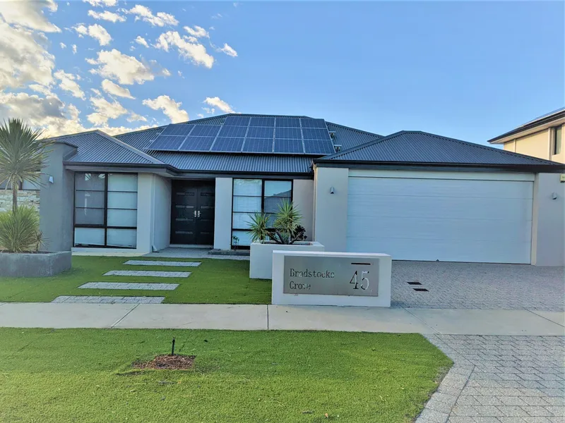 A RARE FIND! GREAT FAMILY HOME