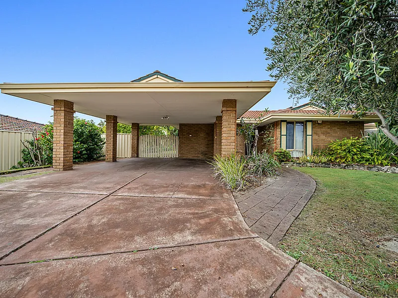 FAMILY HOME IN A QUIET CUL DE SAC