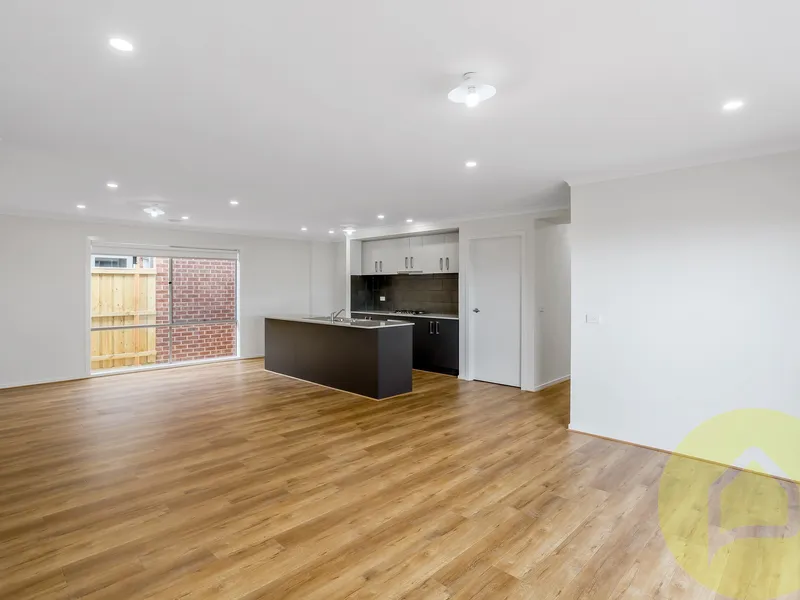 Amber Estate - Brand New Four Bedroom Family Home