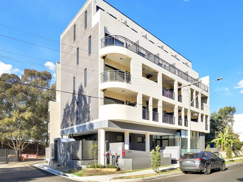 Available Studio Units Within 2 Minutes To Station!