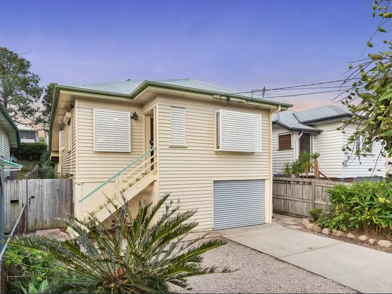 RENOVATED 3 BEDROOM HOME + DUCTED AIRCON