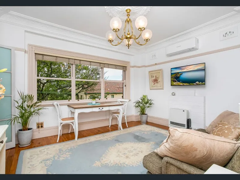 Elegant Apartment In Premier Harbourside Locale