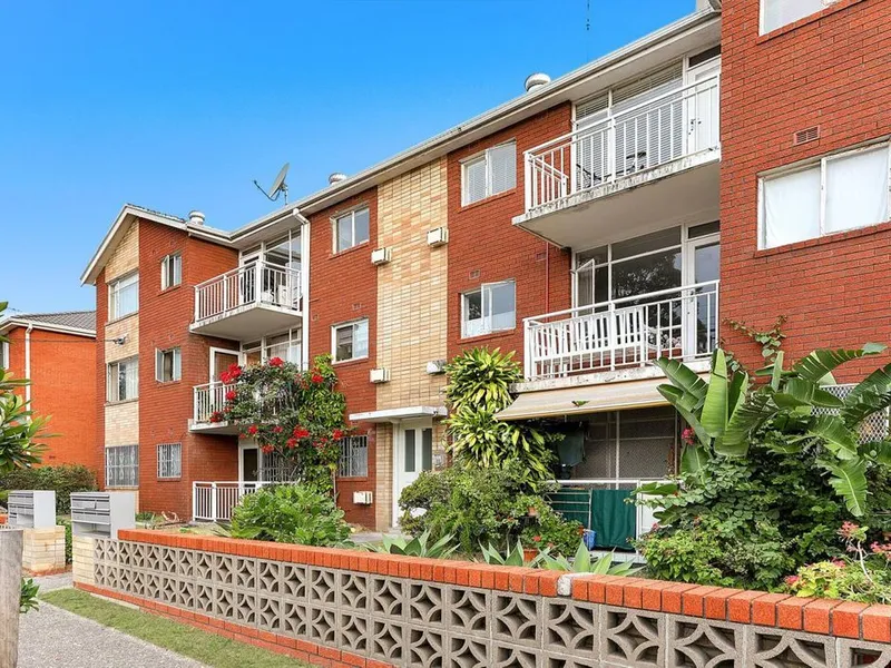 EASTLAKES APARTMENT - WALKING DISTANCE TO BUS & SHOPPING